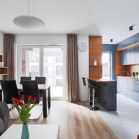 Luksusowy Apartament Przy Targach Познан Екстериор снимка