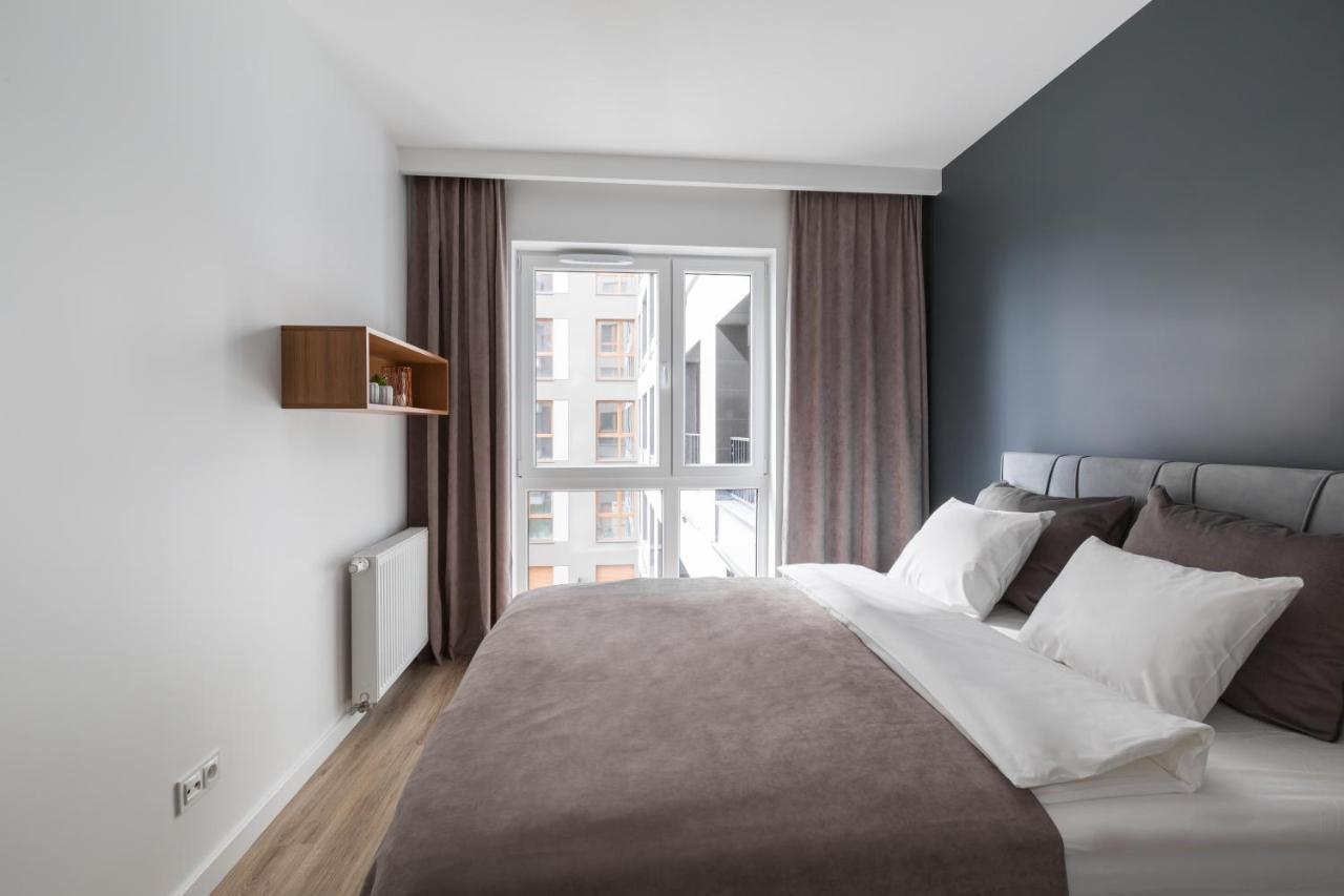 Luksusowy Apartament Przy Targach Познан Екстериор снимка